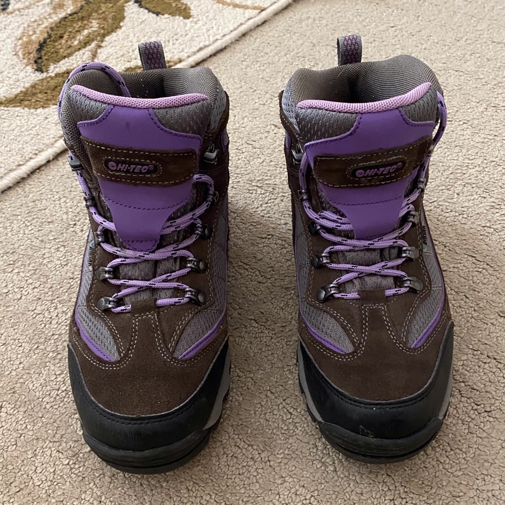 Women’s Hiking Boots 🏔